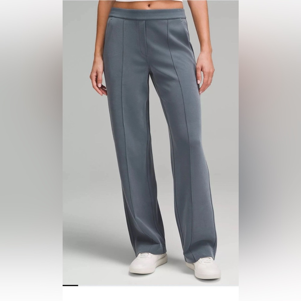 NWT Lululemon Softstreme Pintuck Mid-Rise Pant Regular SIZE M Blue Wide Leg